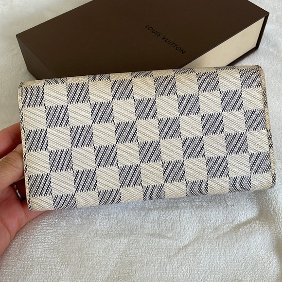 Louis Vuitton Damier Azur Wallet - Picture 2 of 13